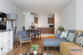 Parea Living - Colorful North London Apt with Balcony Views - London - 2