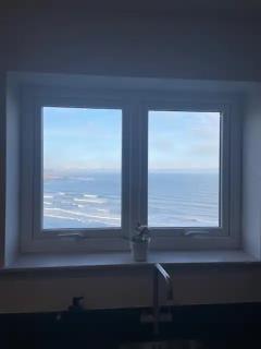 Spectacular 2 Bedroom Balcony Sea View Flat - 4
