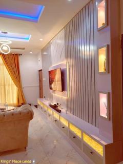 Kings' Place Room Lekki 24hrs electricity - Lekki - 2