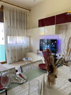 Rei Beachfront Apartment - Durrës - 5