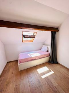 Lit Style Dortoir dans un Maison - 9
