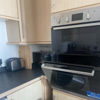2 bedroom near ocean village Marina port apartment - Southampton - 4