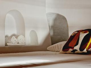 Bright & Relaxing Loft with attic room in the heart of Mykonos city - 5