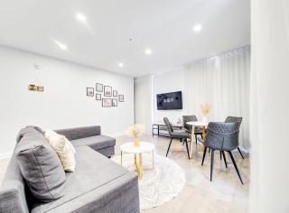 Glamorous 2-Bedroom Condo in Downtown Montreal 206 - Montreal - 8