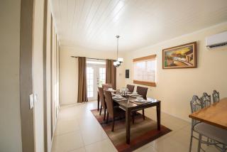 Luxurious 3 Bedroom Hidden Gem - - 4
