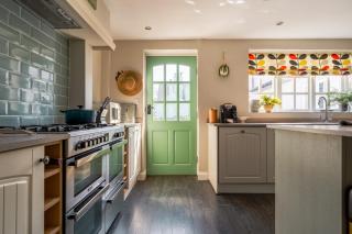 The Cottage - Characterful, coastal family home with new hot tub - 1