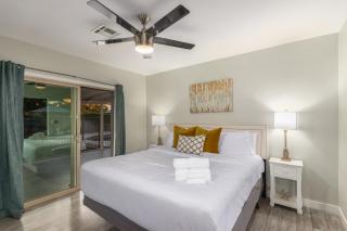 Hot Tub, Heated Pool, Mini Golf, BBQ, 500 Mbps, 50in TV, Old Town - Scottsdale - 4