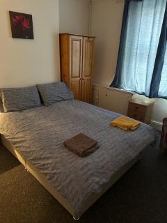 Luton Town House Near AIRPORT - 3