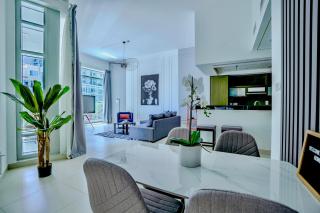 New Modern Apartment 1BHK 5 min walk to Dubai Mall 99walk score - Dubai - 1