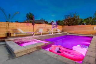5BR Oasis - Pool, Hot Tub & Luxe Outdoor Retreat - 5