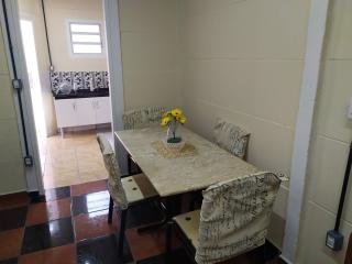 Pousada-Flat-Kitnet Mobiliada c Sala e 40m2 de conforto - 2