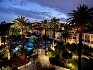 Résidence de Vacances avec piscine & Transat, à 2 minutes de la mer -Bât n7 - 2 appartements côte à côte terrasse communicante selon les disponibilités - Vallauris - 6