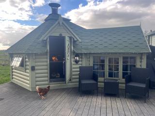 Off GRID Hobbit Hut with Wood Burning Hot tub NO SHOWER - 2