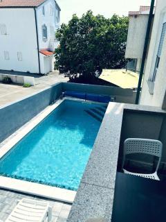 Sun n' Fun Apartments with Pool - Novalja - 7
