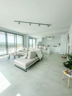 Georgianna's The Villa - 6