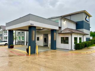 Days Inn by Wyndham Arlington - Arlington - 0