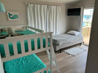 Zachary Beach House, Ocean views & walk to beach! - 6