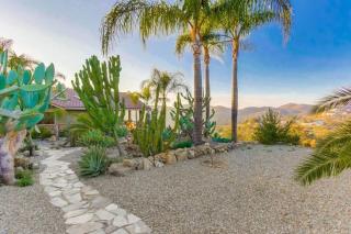 Gorgeous Private Estate with Pool & Pickleball Court - Lakeside - 7
