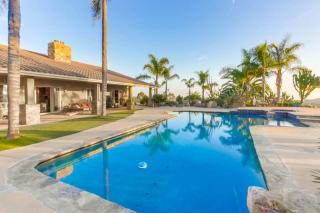 Gorgeous Private Estate with Pool & Pickleball Court - Lakeside - 4
