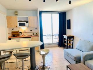 557 Cap Corniche Front de mer Clim Parking - 9