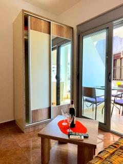 Mala Plaza Apartments - NEW - 5