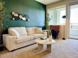 NEW LA Home with Free Parking 10 Min to Cedars - Los Angeles - 0