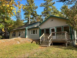Cozy Log Home across from Phillips Lake-Four Season Fun - Dedham - 0