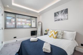 Skyvillion -COZY & AMAZING King 1Bed Apartment in London Cockfosters Mins to Tube - Cockfosters - 8