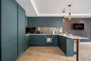 Skyvillion -COZY & AMAZING King 1Bed Apartment in London Cockfosters Mins to Tube - Cockfosters - 6