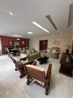 Amplo apartamento a passos da Praia de Copacabana, 4 quartos - Rio de Janeiro - 3