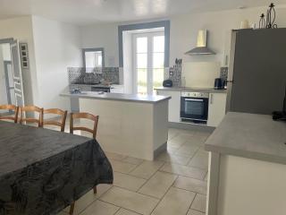 Grande maison avec piscine privée, 7 chambres et vue sur la campagne - FR-1-410-444 - Chemiré-en-Charnie - 2