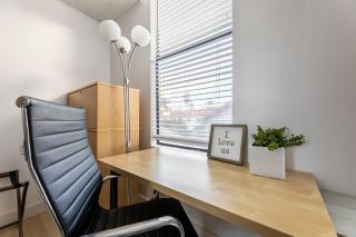 Quiet King bed Westward Room in heart of Pasadena - 2