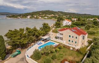 Beach Front Apartment In Mrljane - 4