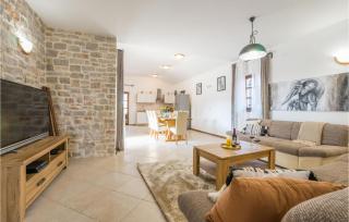 Four-Bedroom Holiday Home In Muline - Donje Selo - 8
