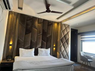 Hotel Kritika - Greater Noida - 3