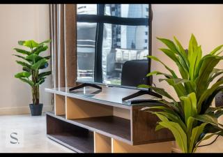 Plush 1 BDR Apt, Close to Metro - 5