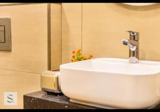 Prime 2 BDR, Centrally Located - 6
