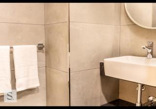 Elegant 2 BDR Apt, King and Single Beds - 6