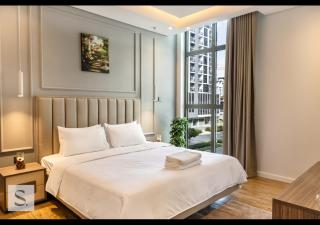 Elegant 2 BDR Apt, King and Single Beds - 9