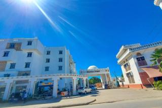 Bstan Homes 3 Bedroom Mombasa With AC - 1