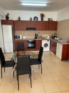 2 bed apt mountains and costal views with pool - Pafos - 7