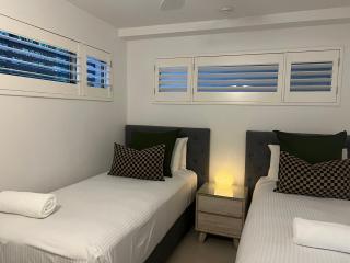Noosa Beach Apartment on HASTING ST French quarter resort.Noosa Heads - 2