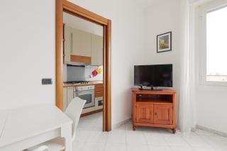 GuestHost - Piazzale Brescia- Cosy Apt with Balcony - Milan - 7