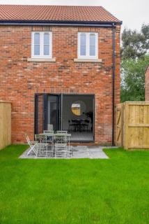 Professionals, Families, Short Stays - Modern Home - 6