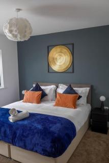 Professionals, Families, Short Stays - Modern Home - 1
