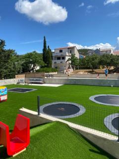 Apartments Kristina, PLACE FOR THE FAMILY - Stara Novalja - 7