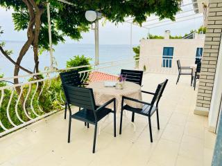 Sea Breeze Apartments - 5