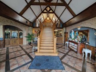 The Lanterns Hotel - 8