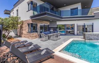 Stunning Home In Pula With Jacuzzi - Pula - 9