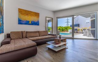 Stunning Home In Pula With Jacuzzi - Pula - 7